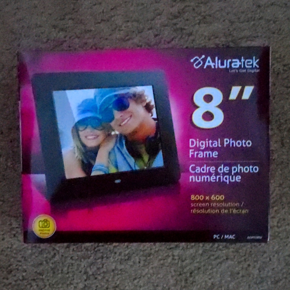 Digital photo frame